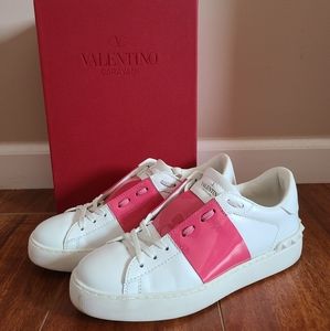 100% Authentic Valentino Garavani Rockstud Sneaker